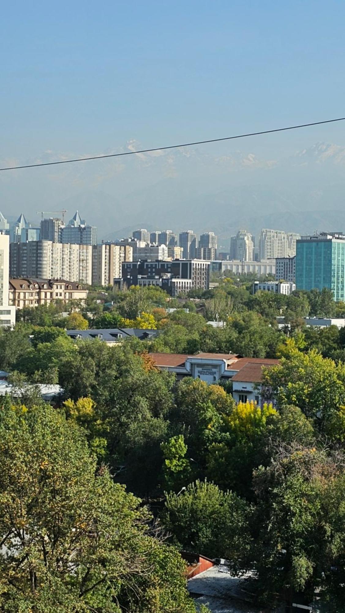 Новый Жк В Самом Центре Города Almaty Exterior foto