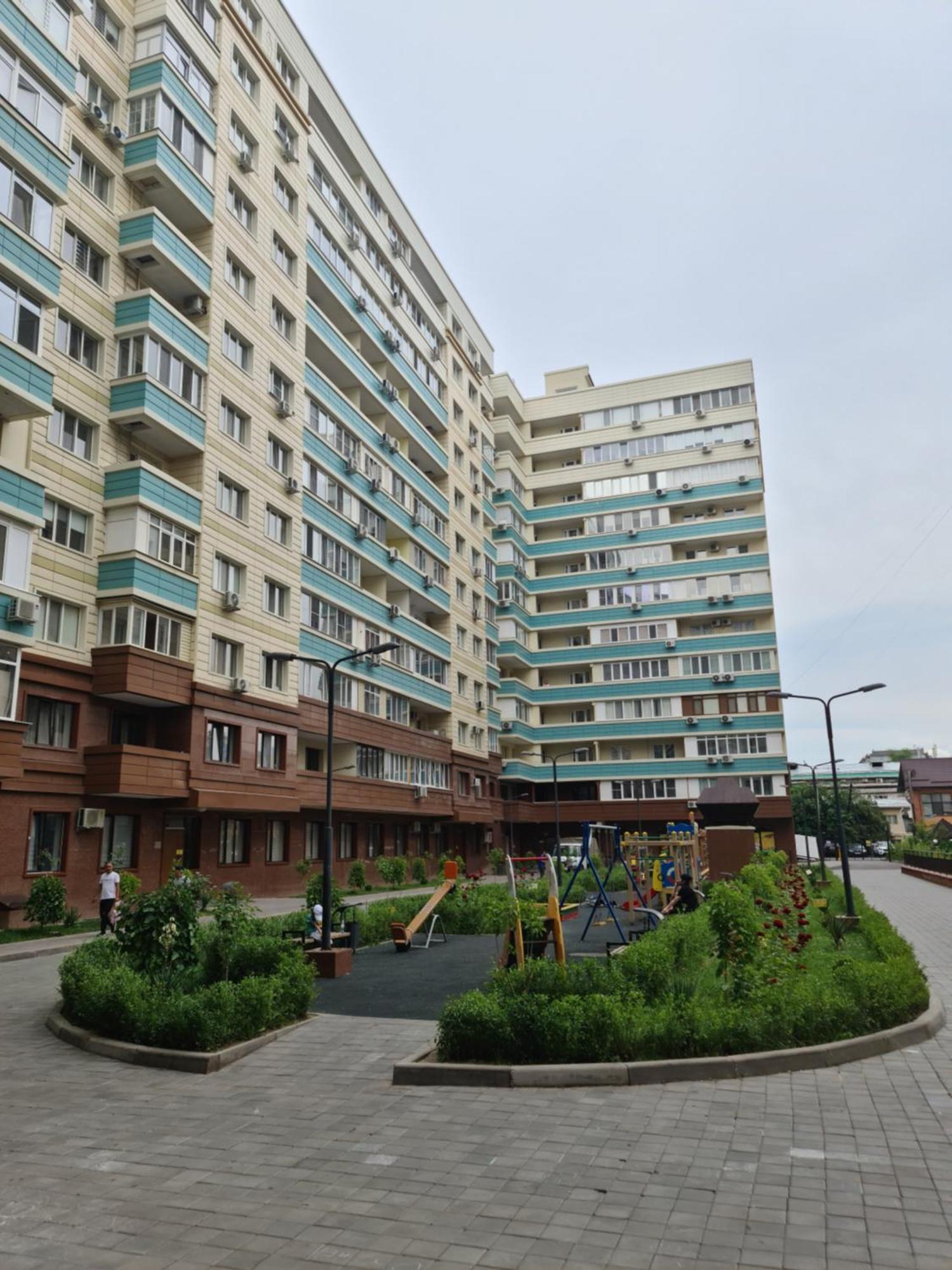 Новый Жк В Самом Центре Города Almaty Exterior foto