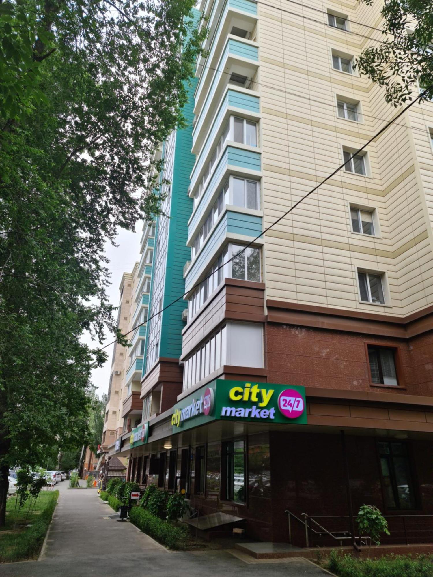 Новый Жк В Самом Центре Города Almaty Exterior foto