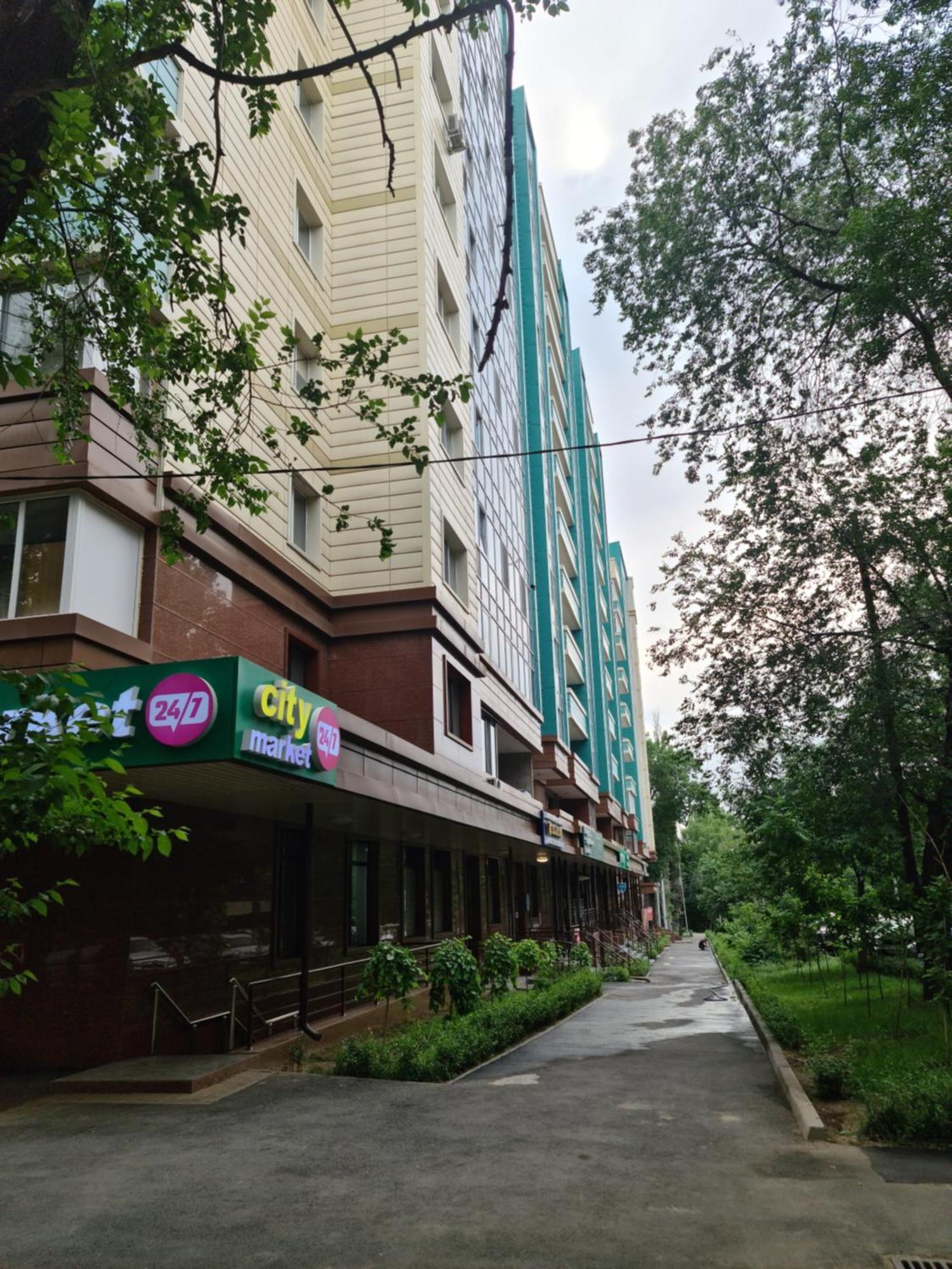 Новый Жк В Самом Центре Города Almaty Exterior foto