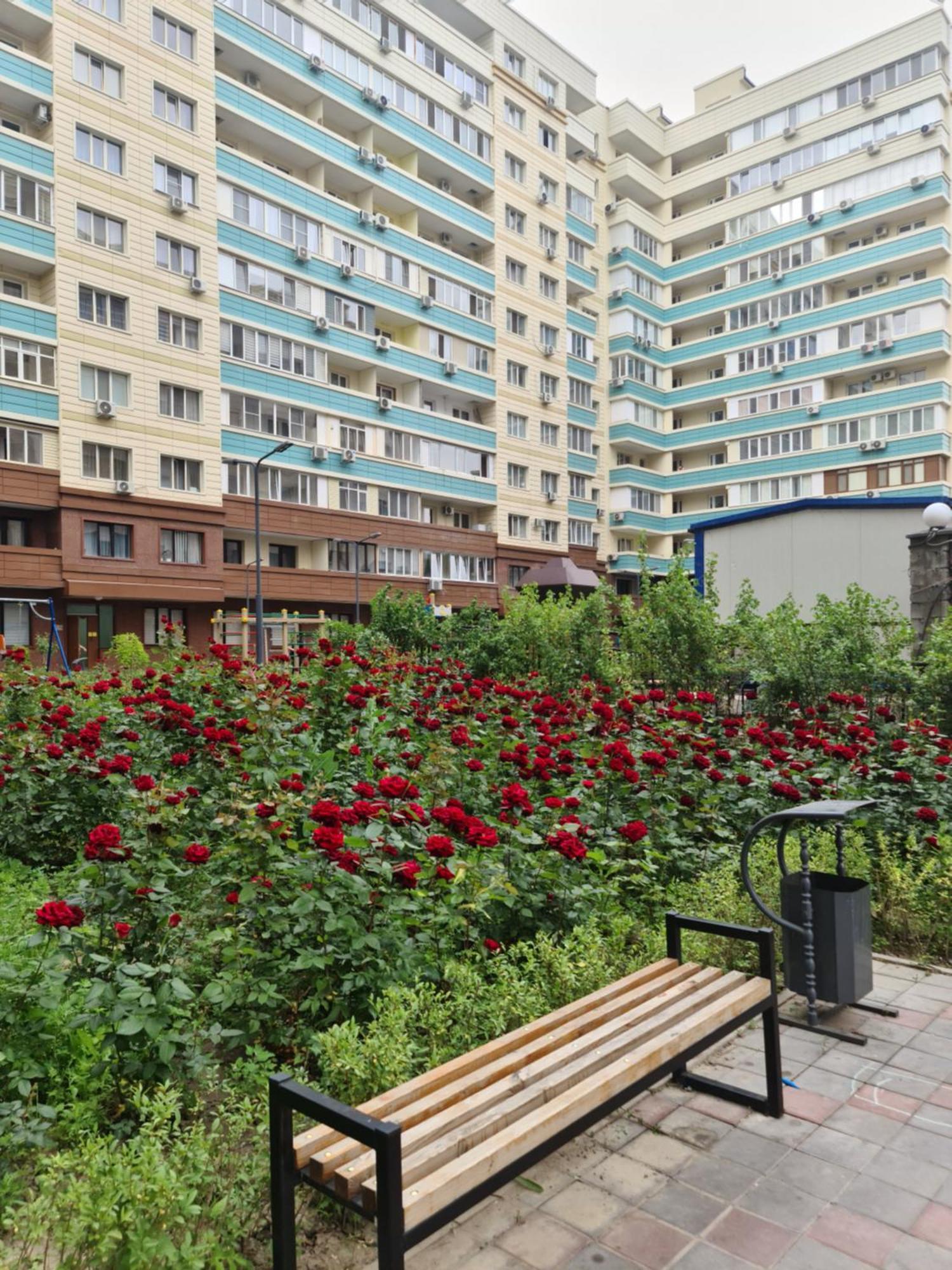 Новый Жк В Самом Центре Города Almaty Exterior foto